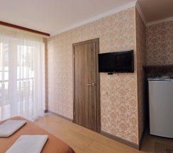 Двухместный номер с балконом в Лорис