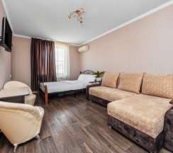 Четырёхместный семейный номер Classic с видом на внутренний двор в Green rent