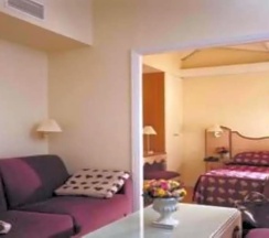Трёхместный номер Standard в Hôtel Suites Unic Renoir Saint Germain