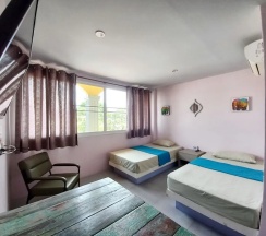Двухместный номер Deluxe с видом на город 2 отдельные кровати в In Phuket House