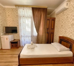 Пятиместный номер /Без питания или ALL INCLUSIVE + BAR в Лооотель