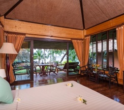 Бунгало Deluxe с балконом и с видом на море в Palm Leaf Resort