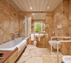 Четырёхместный номер Classic в Mediterraneo Palace Hotel