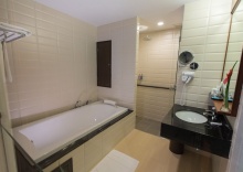 Люкс Deluxe с балконом в Deevana Plaza Krabi