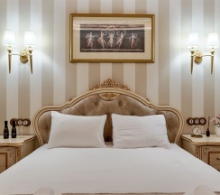 [12] Изысканные апартаменты у Дворцовой площади с кондиционером | ул. Б.Морская, 34 в Darooms