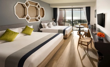 Четырёхместный семейный номер Premier с балконом и с видом на море в Avista Grande Phuket Karon - MGallery