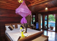 Номер Deluxe seafront в Anda Resort Koh Lipe