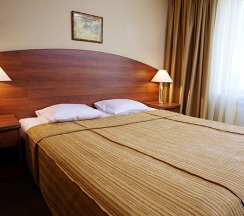 Номер Комфорт с двуспальной кроватью в Ладога