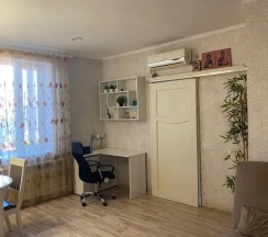 Апартаменты с балконом в Море солнца