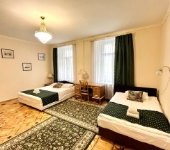 Трёхкомнатный номер с видом в атриум в Hotel park river