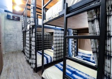 Кровать в общем номере двуспальная кровать в The Chic Lipe - Hostel