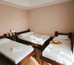 4х местная Студия с мини-кухней, индивидуальной террасой и видом на мор в Благовещенка