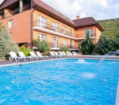 Standard  Triple  with balcony в Мореми