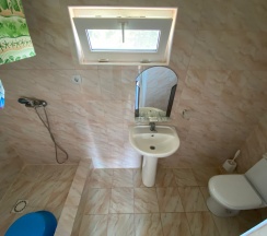 Трехместный номер с двуспальной и односпальной кроватями в Клим