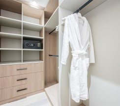 Двухуровневые апартаменты с 3 спальнями Премиум в Intermark Residence