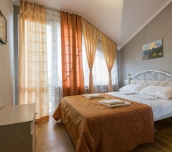 Двухместный номер Economy с балконом 2 отдельные кровати в Ника