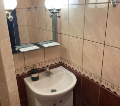 Шестиместный номер Economy с балконом и с красивым видом из окна в Дюна-центр