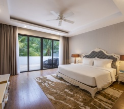 Вилла с 4 комнатами с видом на бассейн в Vinpearl Resort & Spa Nha Trang Bay