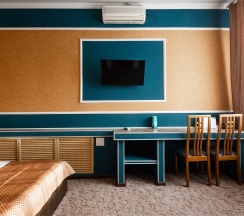 7 Люкс (двухместный номер),с двухспальной кроватью и  диваном. в Аппартамент