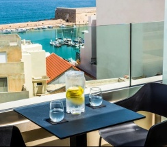 Двухместный номер Deluxe (двуспальная кровать) в Ibis Styles Heraklion Central