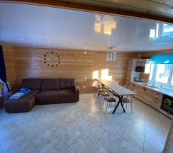 Коттедж трехкомнатный с 3 спальнями в Ice Street 40