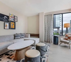Люкс в Cambria Hotel Austin Downtown