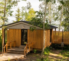 Вилла "Лембо"  у озера с купелью и террасой в Lembo