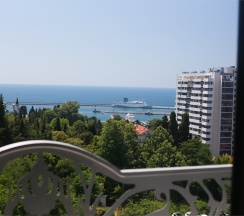 Комфорт Панорамный с балконом и видом на город,  2-х местный с дополнительным местом в Амбассадор