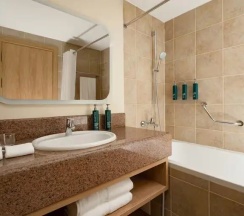 Двухместный номер с видом на город 2 отдельные кровати в DoubleTree by Hilton Shymkent