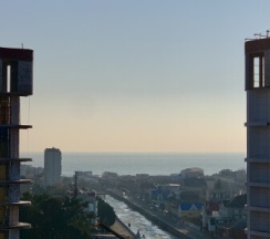 Трехместная студия с кухней на 10 этаже в Ольгинке в Метрикс Девелопмент