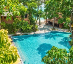 Двухместный номер Deluxe с видом на бассейн двуспальная кровать в Отель Buri Rasa Village Phangan