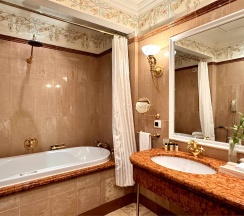 Улучшенный номер без вида (внутренний двор или мансарда) в Taleon Imperial Hotel