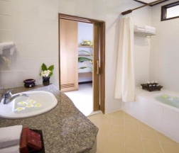 Трёхместный номер Deluxe в Thai House Beach Resort