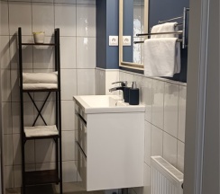 Семейные апартаменты с кухней-гостиной и отдельным входом в Двенадцать