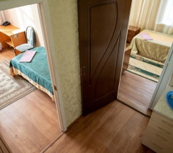 Кровать в общем номере в Товарково