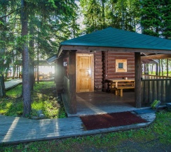 Коттедж стандарт с 2 односпальными и 1 двуспальной кроватью в На ладони