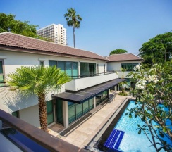 Вилла Premier рядом с пляжем в Villa Navin Resort