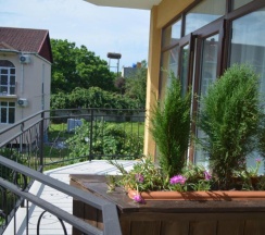 Двухместный номер Standard с балконом 2 отдельные кровати в Guest House Madonna
