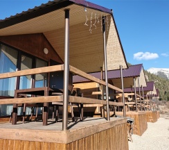 Лодж с вернадной и двухспальной кроватью в Arkhyz family lodge