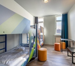 Кровать в общем номере в a&o Berlin Friedrichshain