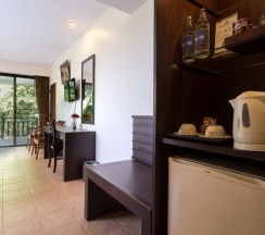 Люкс Family с 2 комнатами в Patong Lodge Hotel