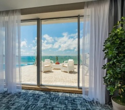Апартаменты с бассейном с видом на море в Grand hotel Anapa