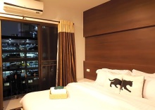 Двухместный номер Deluxe с балконом двуспальная кровать в Bed by City Surawong-Patpong