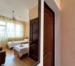 Делюкс улучшенный с видом на бассейн в LooBeach SeaView