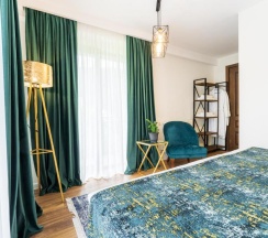 Двухместный номер Standard с красивым видом из окна двуспальная кровать в Hotel Chatini Mestia
