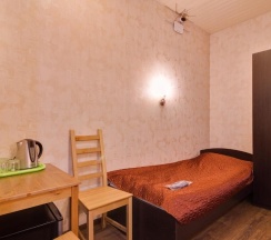 Бюджетный трехместный номер с собственной ванной комнатой в Аллан