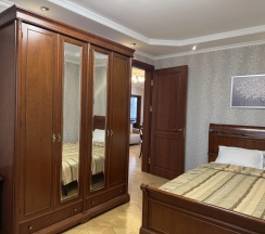 Апартаменты в Квартира Дизайнерская Трехкомнатная The Gray Pearl Crocus