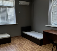 Четырехместный номер с 1 двуспальной или 2 односпальными кроватями в Маяк