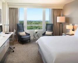 Двухместный номер Deluxe (двуспальная кровать) в Fontainebleau Miami Beach