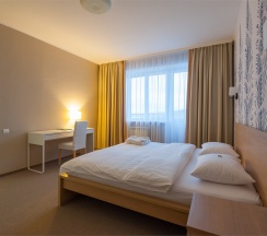 ДВУХКОМНАТНЫЙ НОМЕР КАТЕГОРИИ "ЛЮКС" Вид на ВОЛГУ в Lada-resort